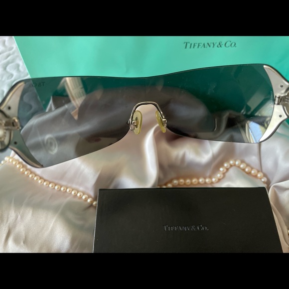 Beautiful Tiffany Sunglasses - Picture 6 of 8